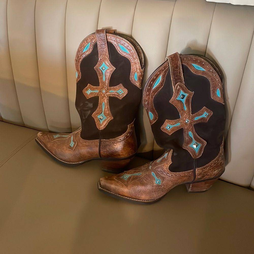 Women’s Ariat Cowboy Boots size 7.5